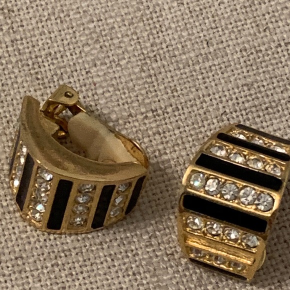 Beautiful Christian Dior Crystal Clip On Earrings - Picture 6 of 6